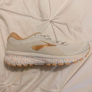 brooks sprinkle shoes